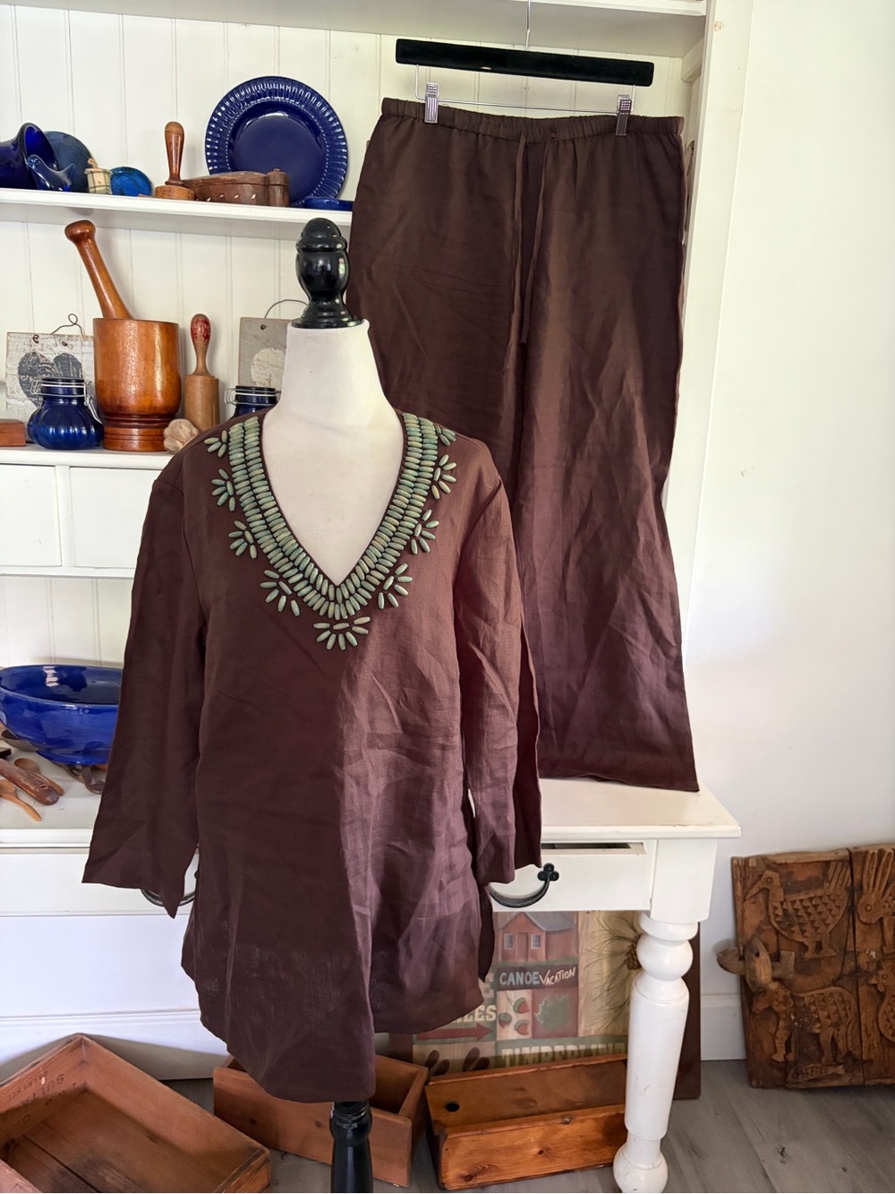 NWOT Brown Embroidered V-Neck Tunic and Pants Set
